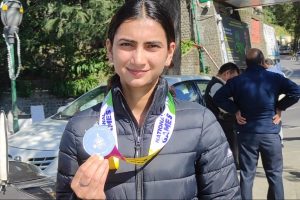 हिमाचल की बेटी ज्योतिका ने तलवारबाजी फेंसिंग में जीता सिल्वर मेडल