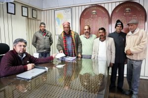 मंडी: पेंशनरज वेल्फेयर एसोसिएशन मझवाड़ ने मुख्यमंत्री राहत कोष में किया अंशदान