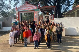 देशभक्ति के गीत सुनाकर बच्चों ने शहीद सुरजीत को किया याद  