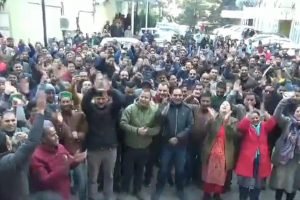 वेतन न मिलने और OPS की बहाली ना होने पर शिमला में गरजे बिजली बोर्ड कर्मचारी