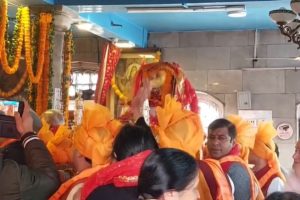 शिमला: सूद सभा ने काली बाड़ी मंदिर से राम मंदिर तक निकाली शोभा यात्रा.