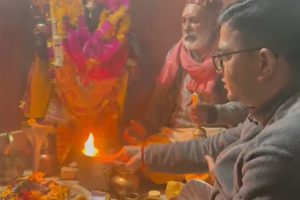 भगसू नाग मंदिर में की सफाई, सराह में की गौ सेवा