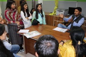 “दिल्ली की मनोविकास सोसाइटी के 25 विशेष शिक्षकों नें किया डीईआईसी का दौरा”