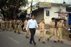 चुनाव प्रचार की अवधि खत्म होते ही धर्मशाला में सुरक्षा कर्मियों ने किया फ्लैग मार्च