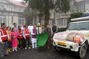 राज्यपाल शिव प्रताप शुक्ल ने कुल्लू के लिए भेजी राहत सामग्री