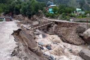 समेज में भारी बारिश थमी, रेस्क्यू अभियान फिर से जारी