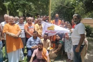 गौमाता को राष्ट्रमाता बनाने की मांग हुई तेज, शंकराचार्य जी की परिक्रमा यात्रा में संकल्प